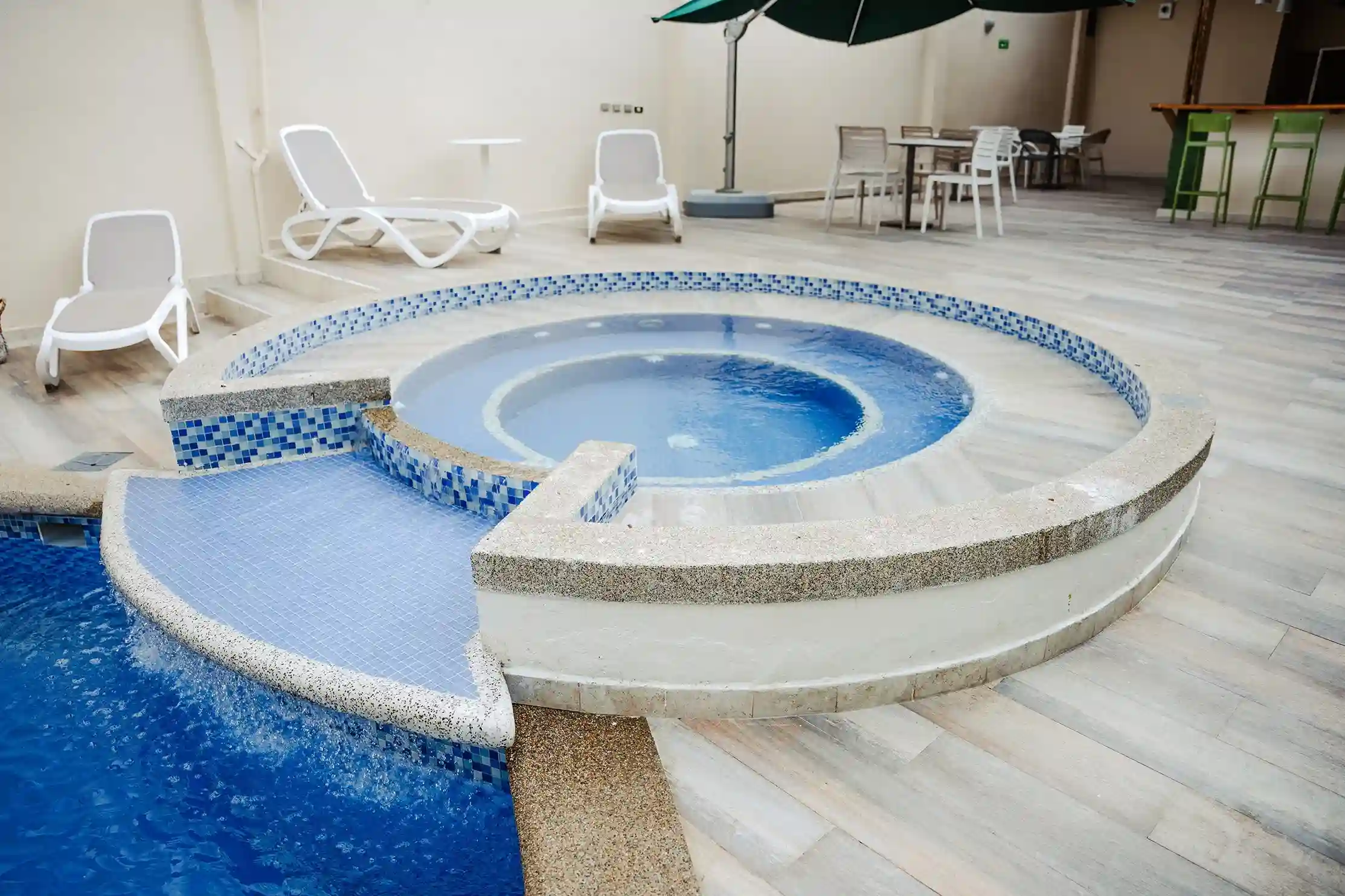 la piscina del Hotel es perfecta para quienes buscan relajarse y refrescarse