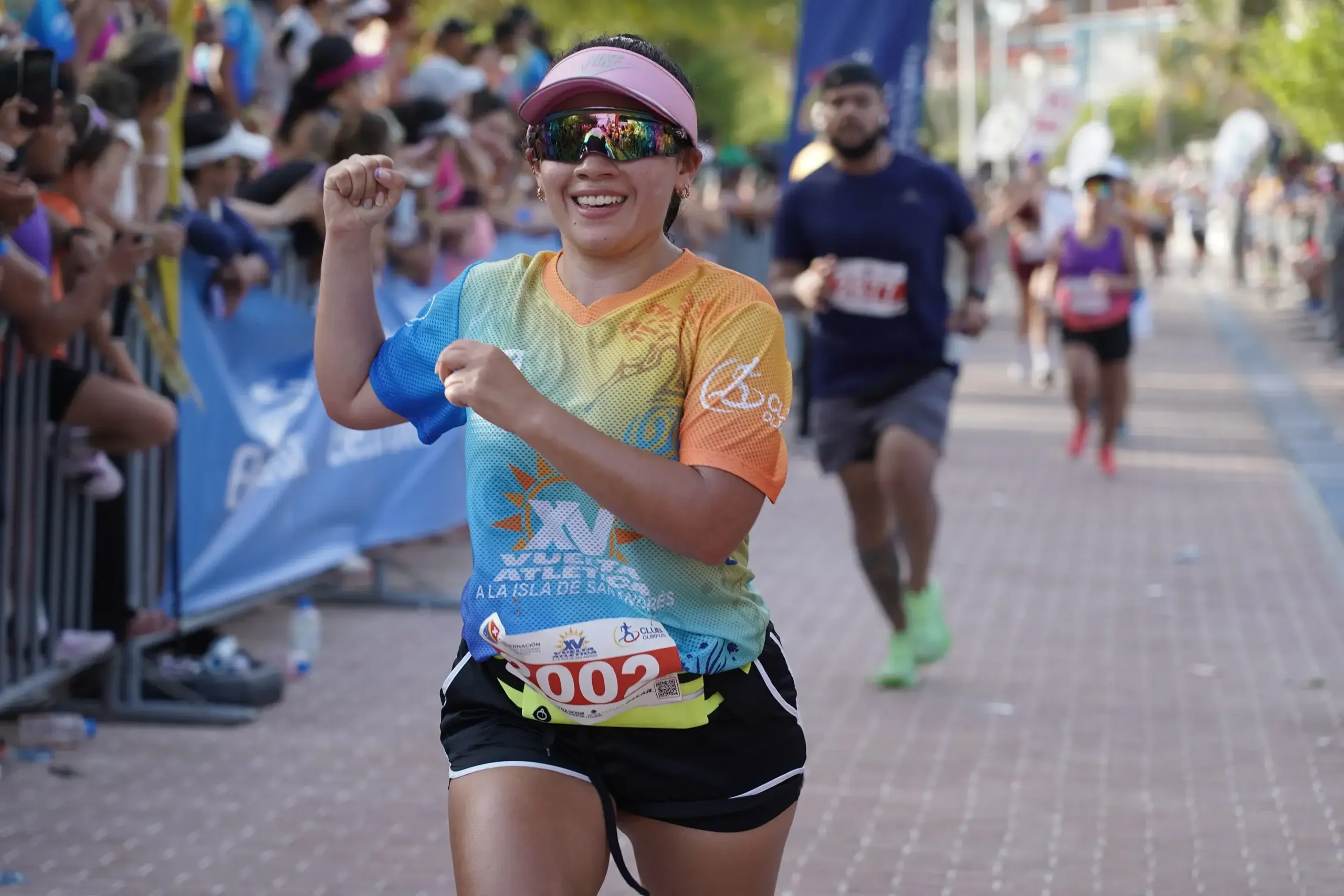 una de las participantes de la vuelta a la isla en san andres.